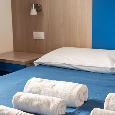 Bed & Blu Hotel La Caletta Bagian luar foto