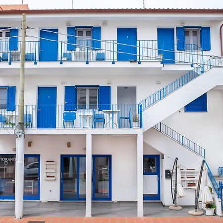 Bed & Blu Hotel La Caletta Bagian luar foto