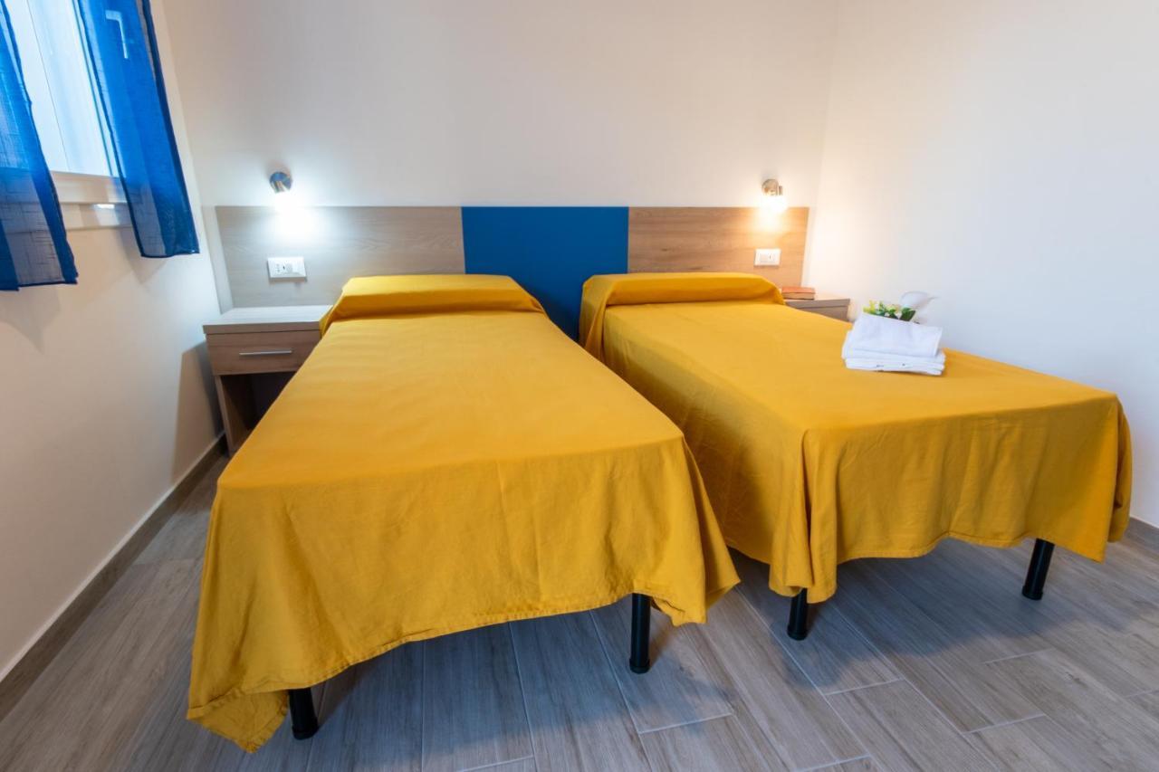 Bed & Blu Hotel La Caletta Bagian luar foto