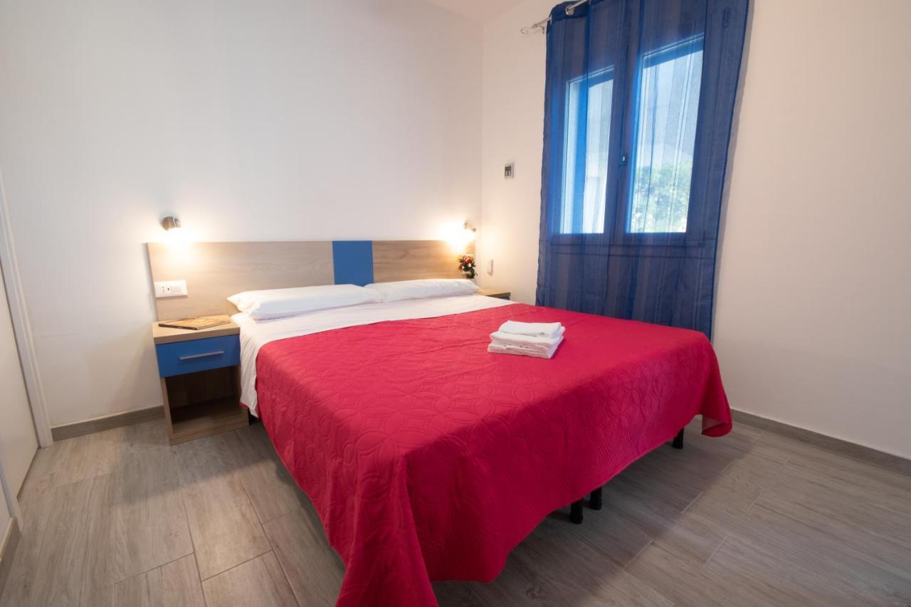 Bed & Blu Hotel La Caletta Bagian luar foto