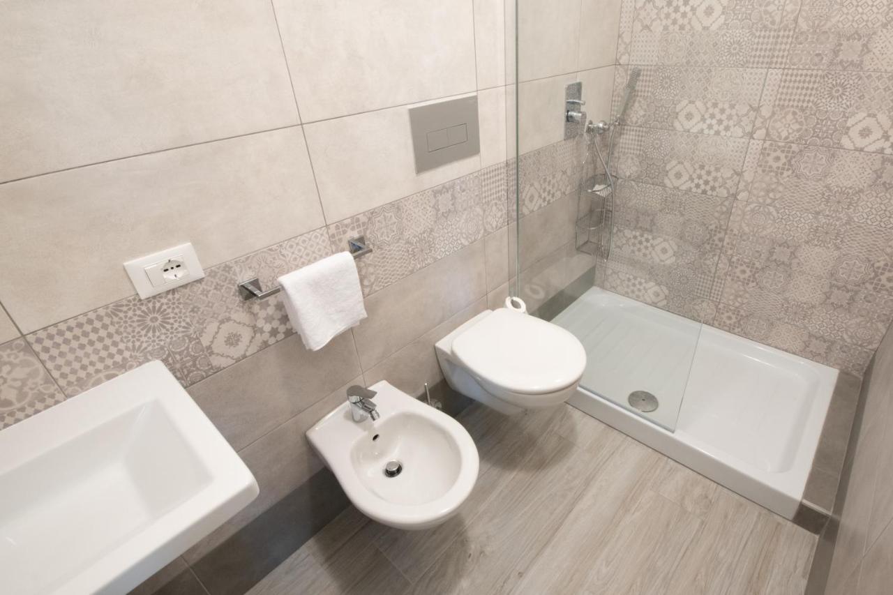 Bed & Blu Hotel La Caletta Bagian luar foto