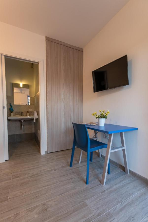 Bed & Blu Hotel La Caletta Bagian luar foto