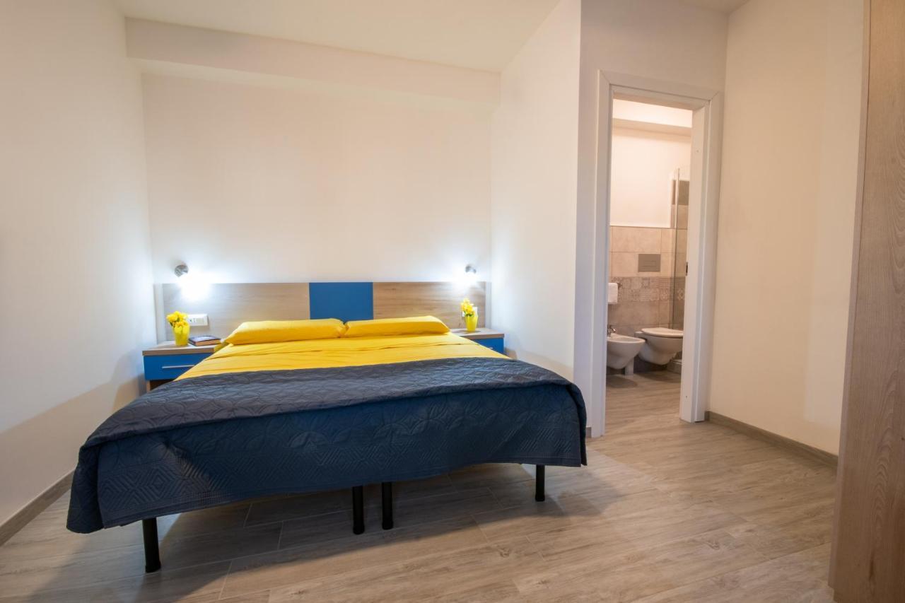 Bed & Blu Hotel La Caletta Bagian luar foto
