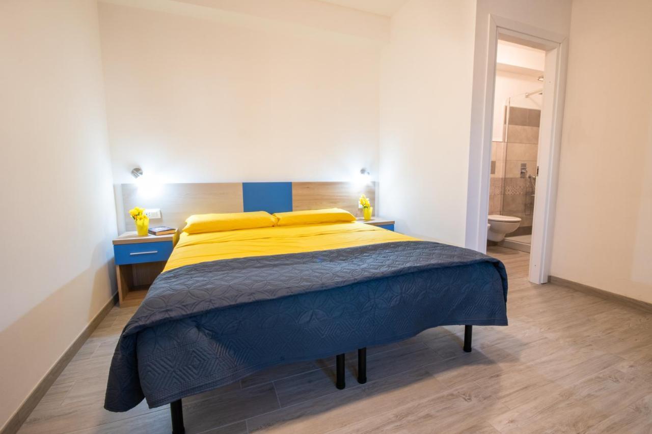 Bed & Blu Hotel La Caletta Bagian luar foto