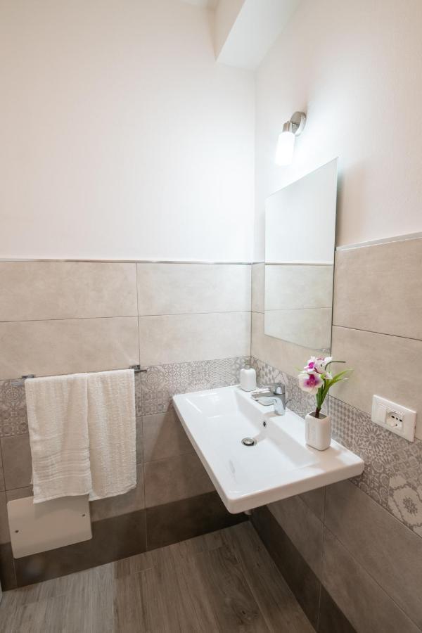 Bed & Blu Hotel La Caletta Bagian luar foto