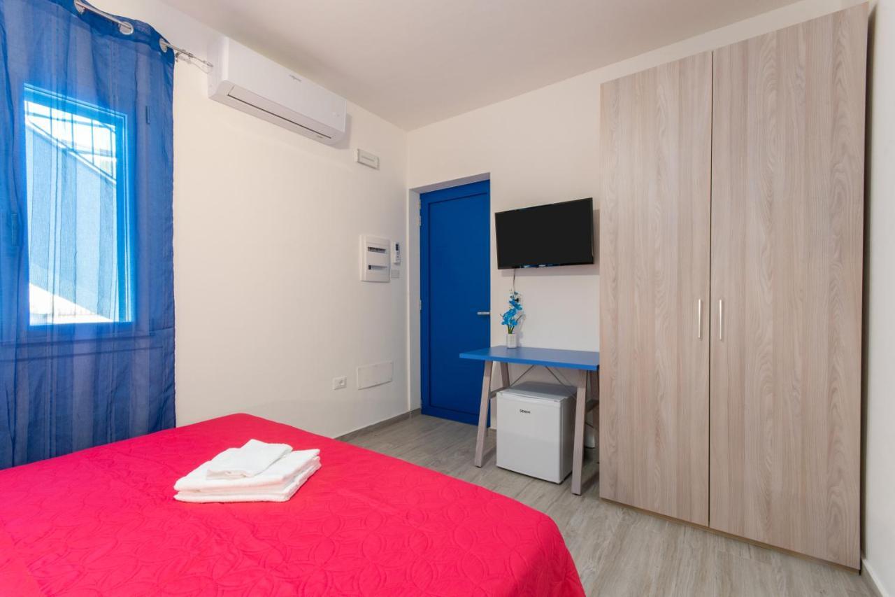Bed & Blu Hotel La Caletta Bagian luar foto