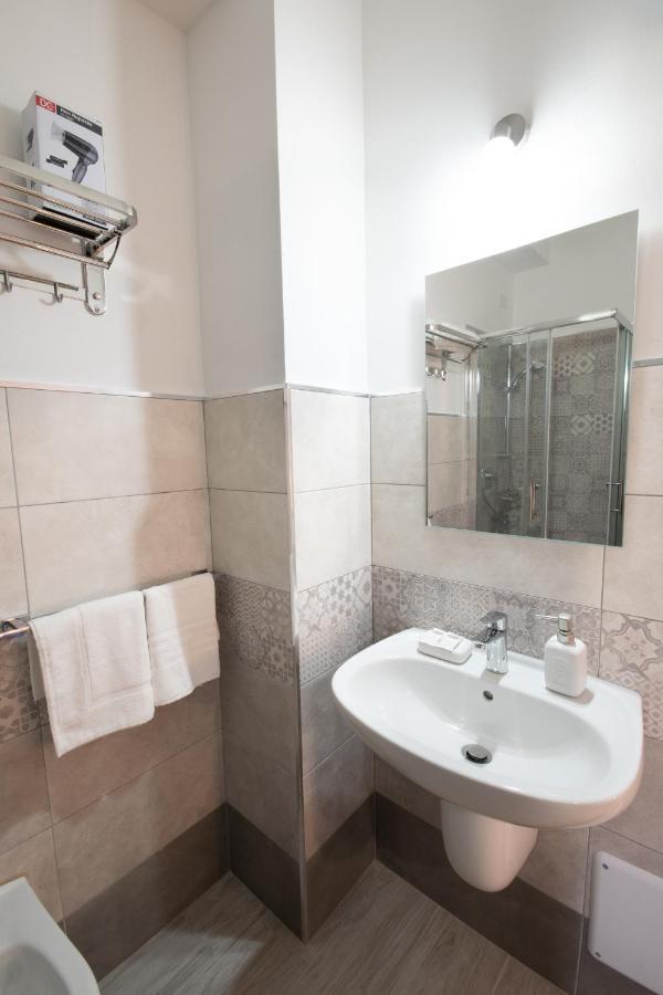 Bed & Blu Hotel La Caletta Bagian luar foto