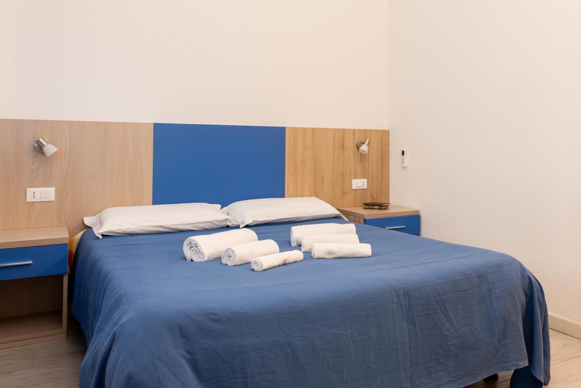 Bed & Blu Hotel La Caletta Bagian luar foto
