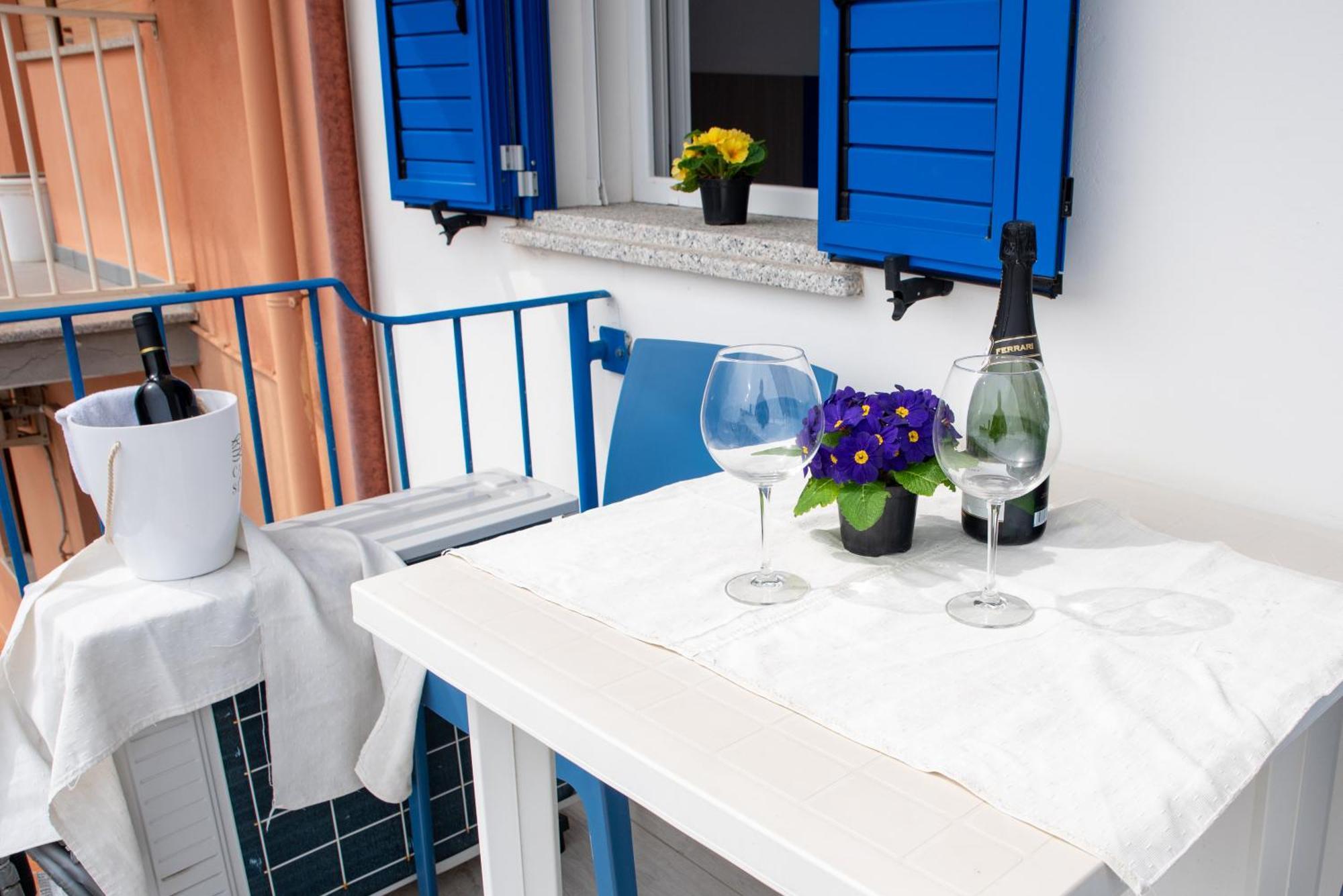 Bed & Blu Hotel La Caletta Bagian luar foto