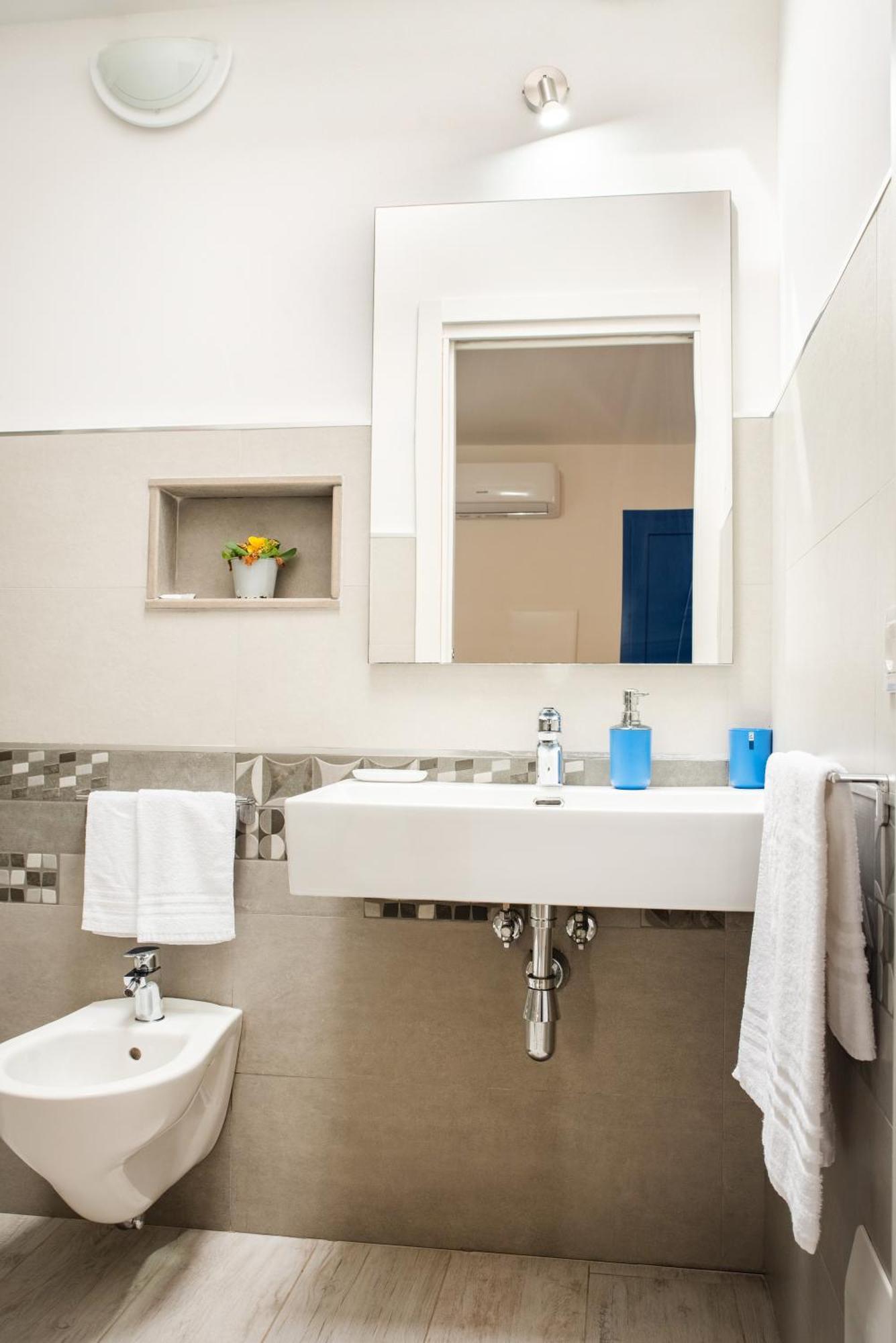 Bed & Blu Hotel La Caletta Bagian luar foto