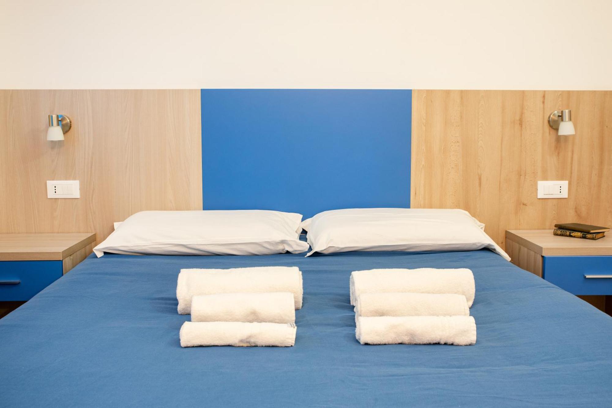 Bed & Blu Hotel La Caletta Bagian luar foto